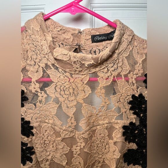 Sequin Trim Lace Romper Nude and Black Size Small - Picture 6 of 9